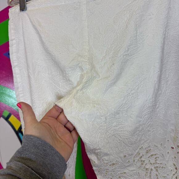 Tamara Catz, Ivory Lace Pants. Size 6. In good used condition! Super cool lace! - Picture 7 of 8